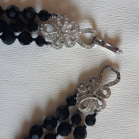 1950s Boucher 3 Strand Jet Black Round Faceted Crystal Vintage Necklace - Picture 5 of 9